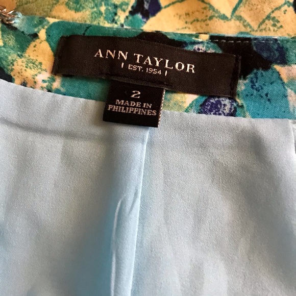 Ann Taylor Floral Pencil Skirt size 2 - Picture 5 of 6